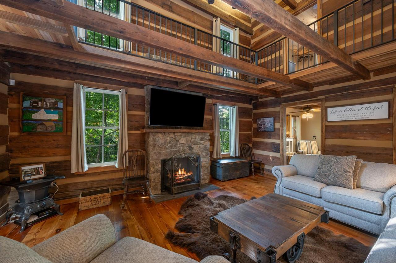 Russell'S Fort At White Oak Point: Historical Cabin On Lake Lure, Luxury, Direct Lake Access! Villa Exteriör bild