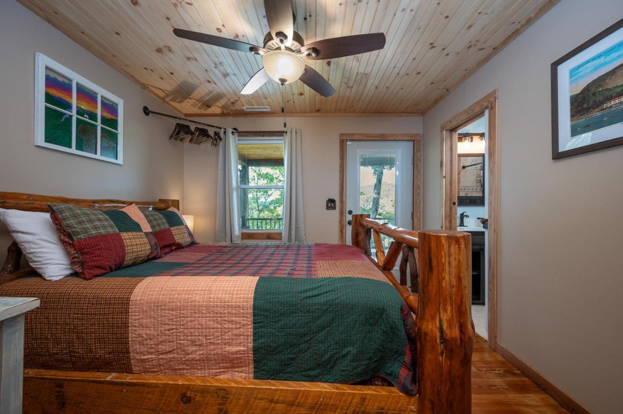 Russell'S Fort At White Oak Point: Historical Cabin On Lake Lure, Luxury, Direct Lake Access! Villa Exteriör bild