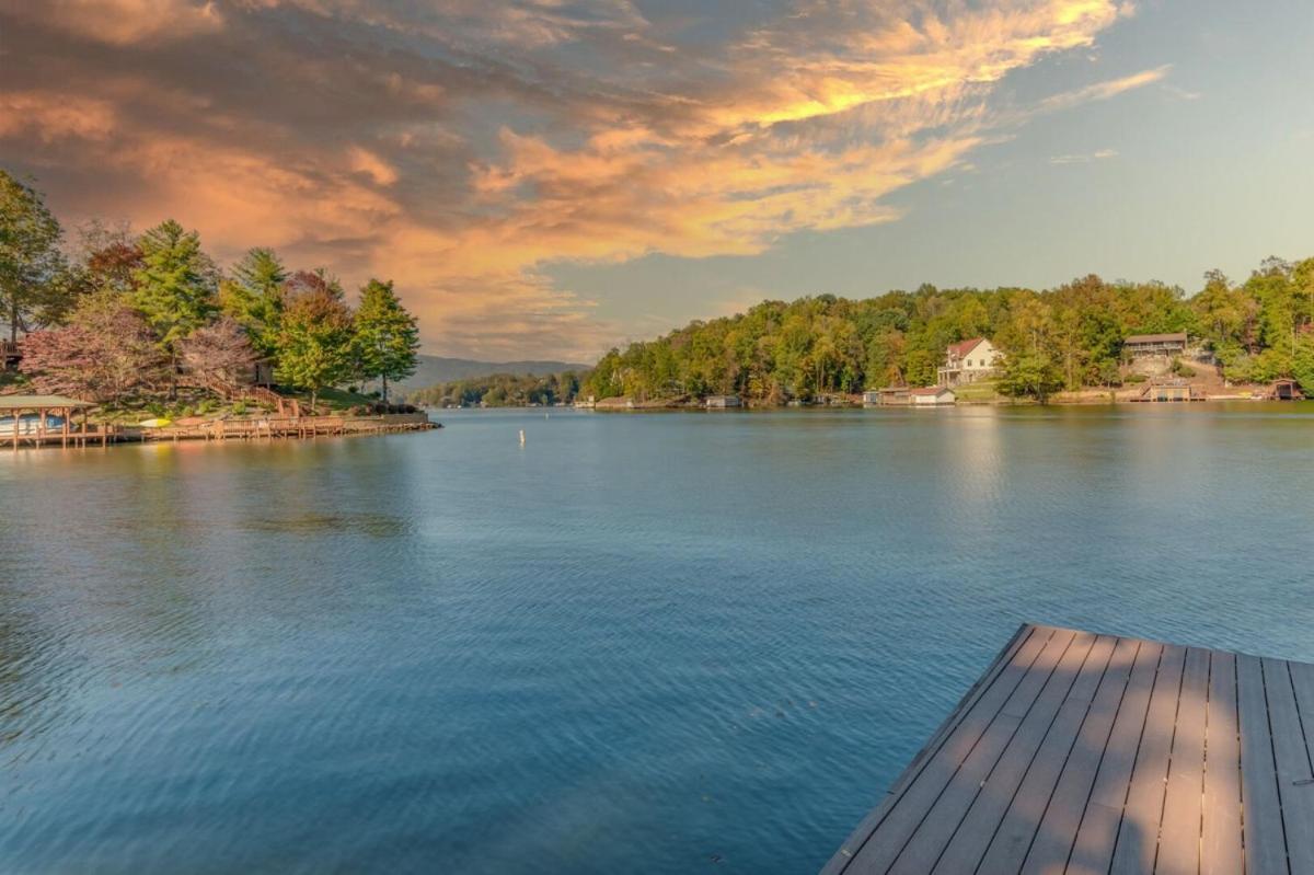 Russell'S Fort At White Oak Point: Historical Cabin On Lake Lure, Luxury, Direct Lake Access! Villa Exteriör bild