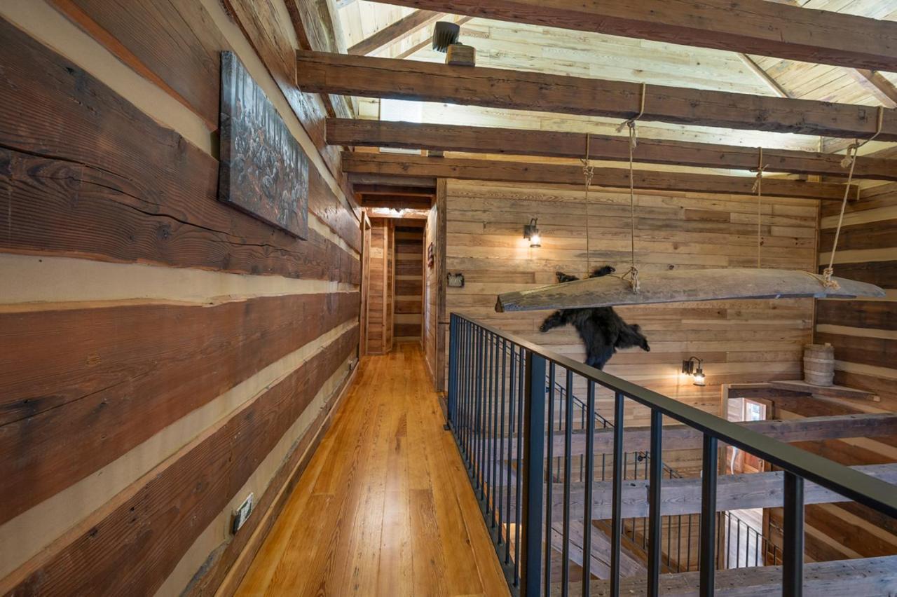 Russell'S Fort At White Oak Point: Historical Cabin On Lake Lure, Luxury, Direct Lake Access! Villa Exteriör bild