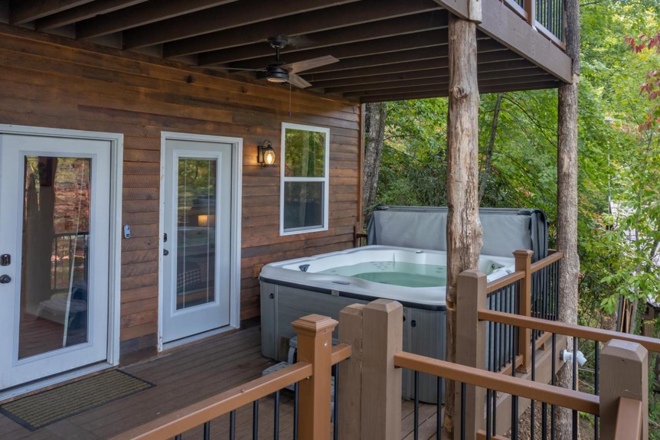 Russell'S Fort At White Oak Point: Historical Cabin On Lake Lure, Luxury, Direct Lake Access! Villa Exteriör bild